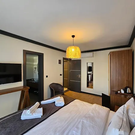 Er Turistik Δεκελί